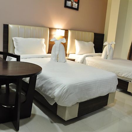 Royal Inn Khandwa Bagian luar foto
