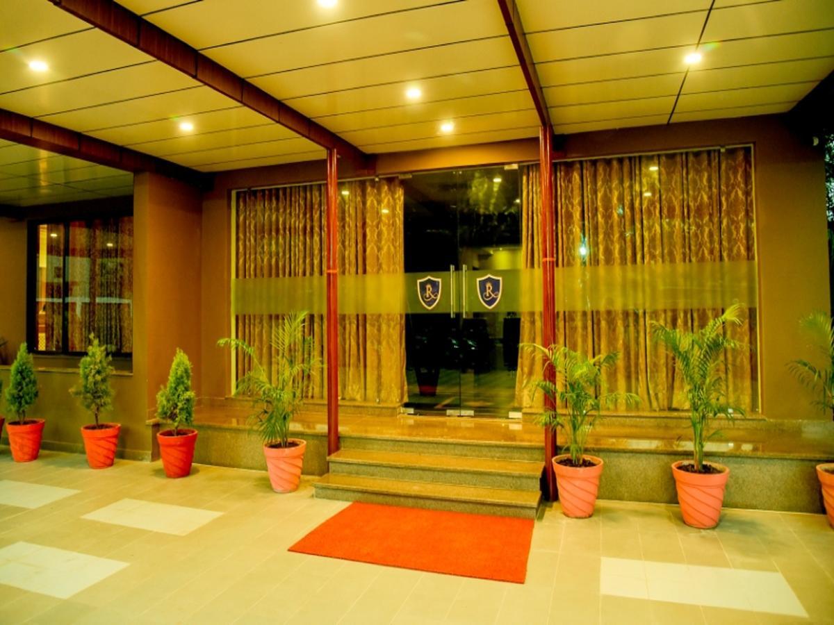 Royal Inn Khandwa Bagian luar foto