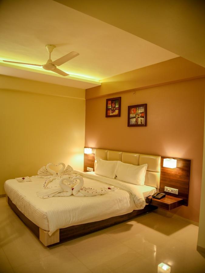 Royal Inn Khandwa Bagian luar foto