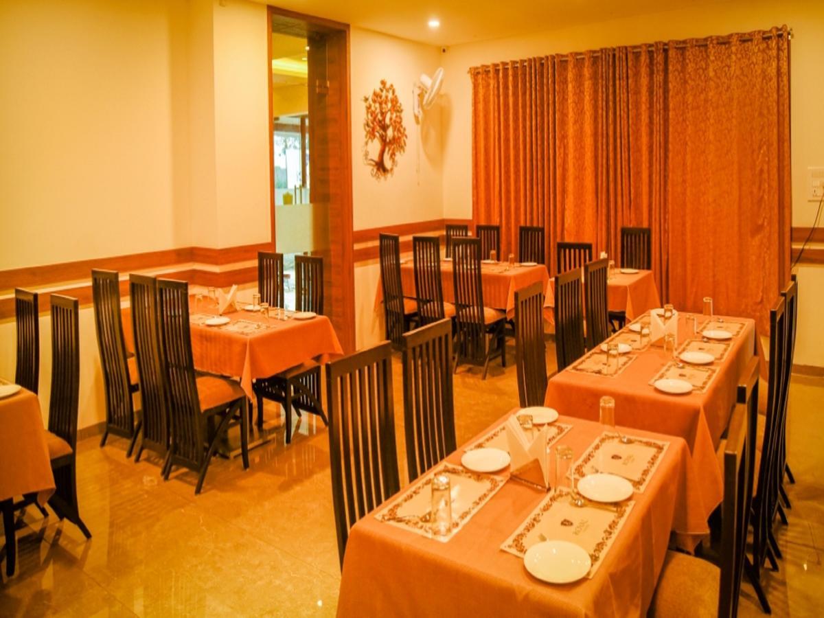 Royal Inn Khandwa Bagian luar foto