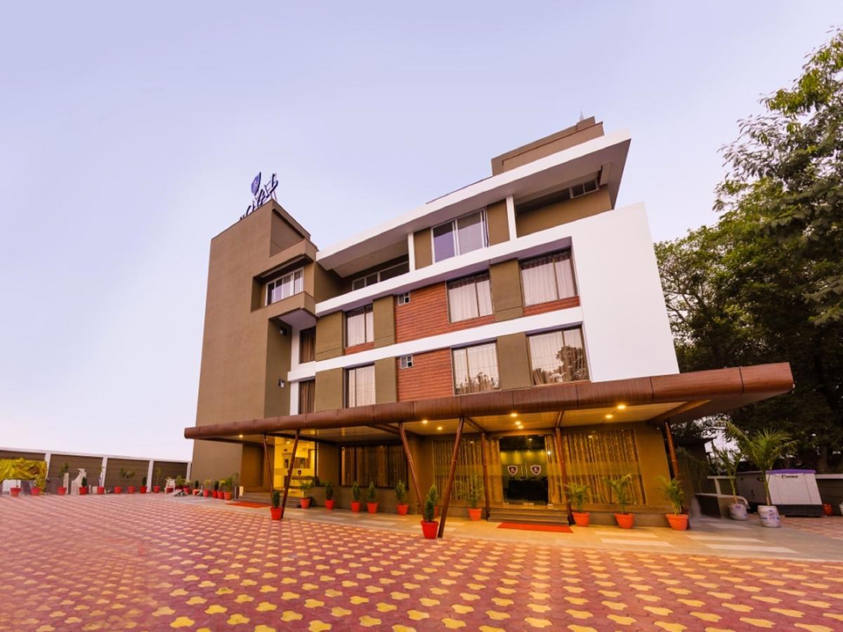 Royal Inn Khandwa Bagian luar foto