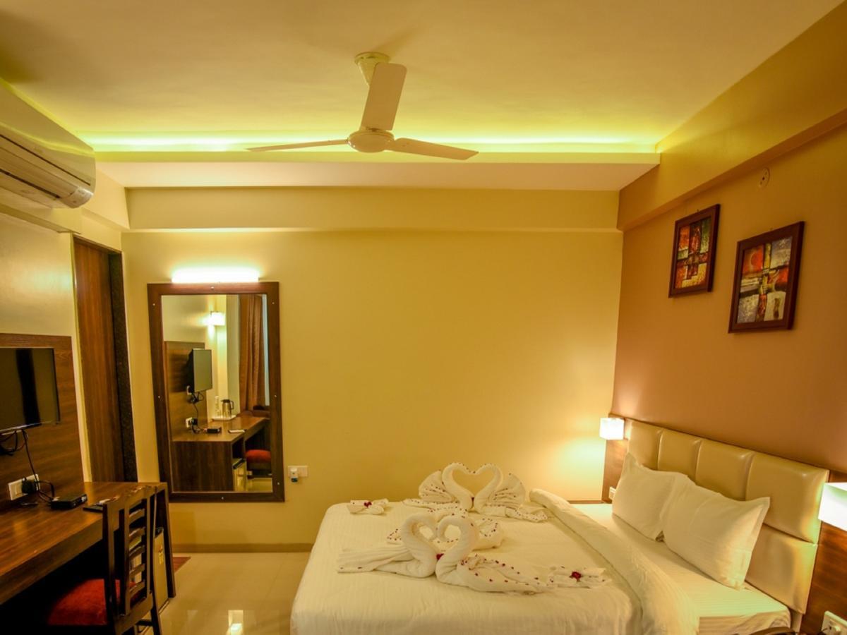 Royal Inn Khandwa Bagian luar foto