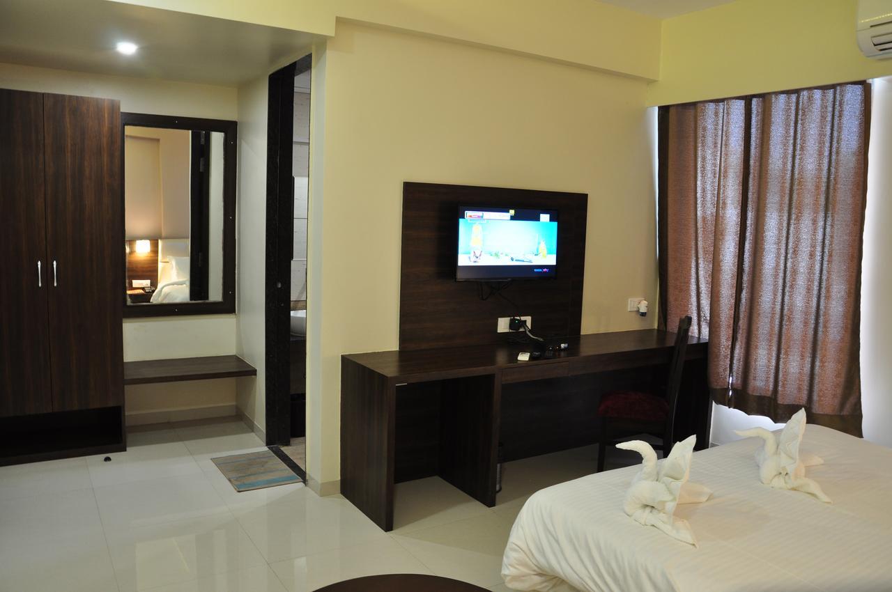 Royal Inn Khandwa Bagian luar foto