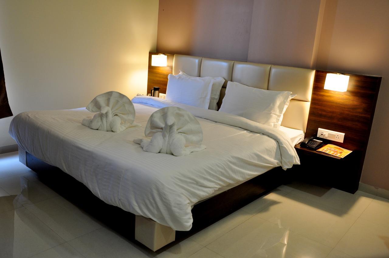 Royal Inn Khandwa Bagian luar foto