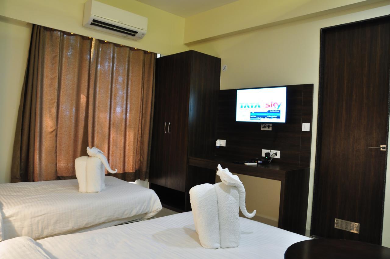 Royal Inn Khandwa Bagian luar foto