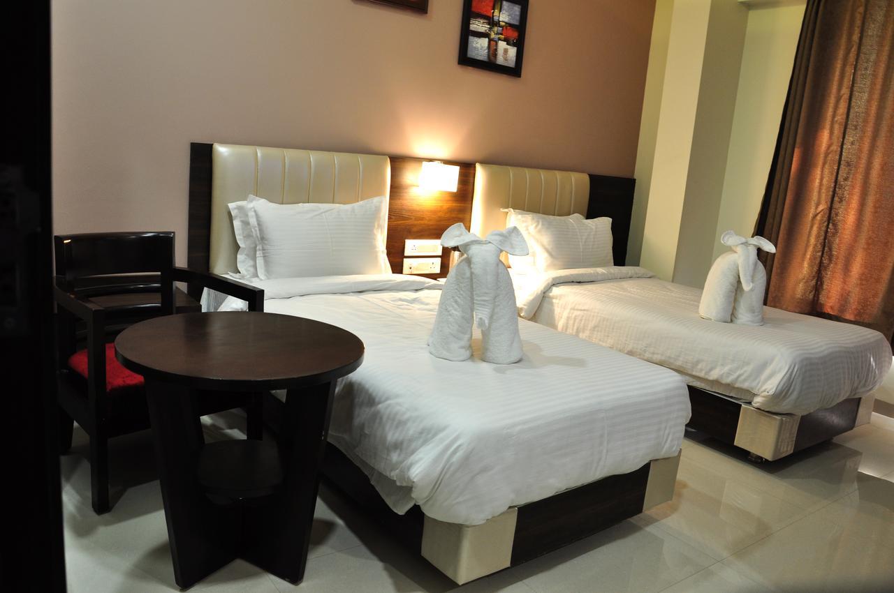 Royal Inn Khandwa Bagian luar foto