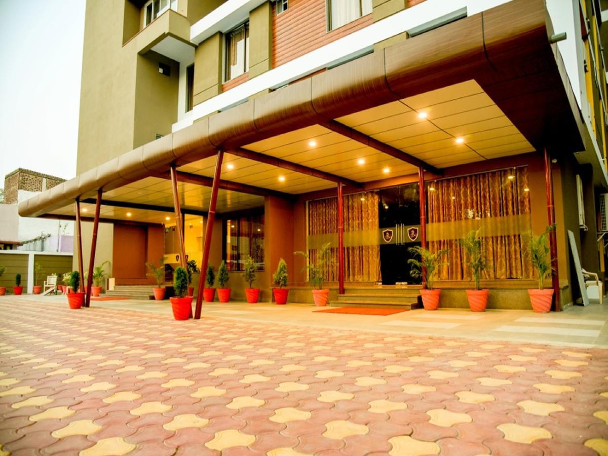 Royal Inn Khandwa Bagian luar foto
