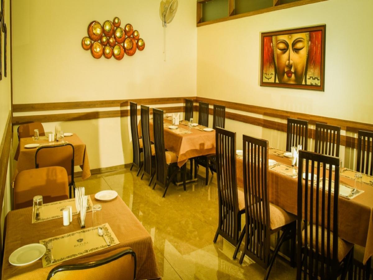 Royal Inn Khandwa Bagian luar foto